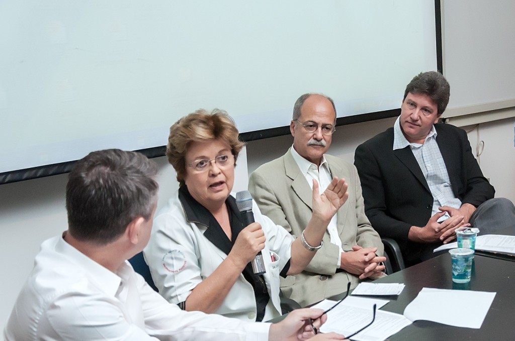 Dra.Silvia Brandalise, Dr.Carlos Abrahão, secretário municipal Rogério Menezes e presidente do COMDEMA, Carlos Alexandre Silva