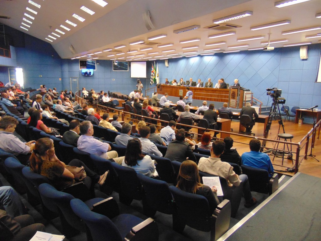 Obras na Glicério começarão em 15 de janeiro de 2015, segundo secretários municipais informaram na audiência pública