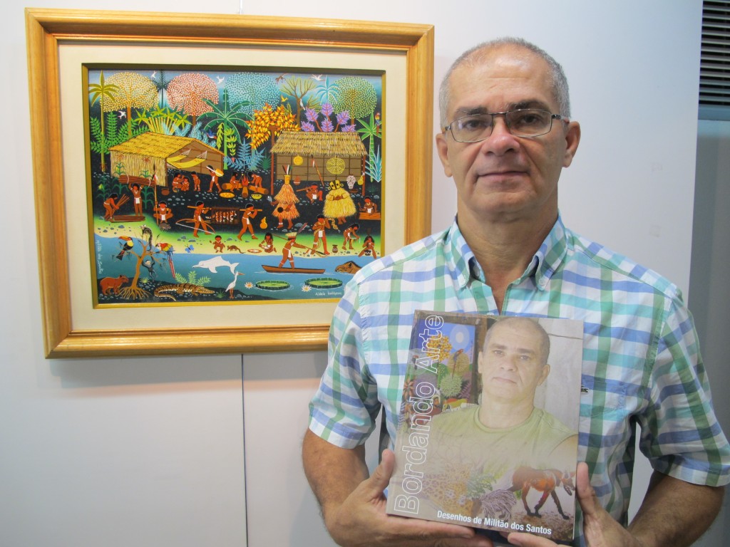 O artista naif pernambucano Militão dos Santos e o seu livro, lançado no Seminário: arte costura arte