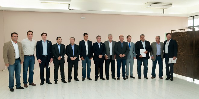 Jonas faz “gol de placa” e reúne vice-governador e 18 prefeitos em Campinas