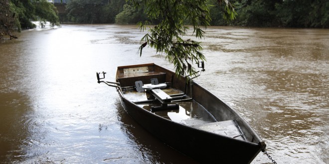 Com chuvas, rio Atibaia sobe 7 mil litros por segundo em um dia