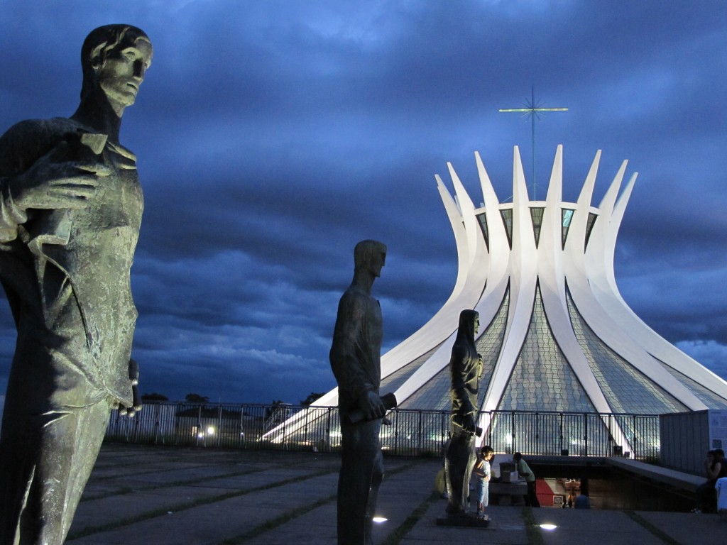 Sociedade de novo de olho em Brasília (Foto Adriano Rosa)