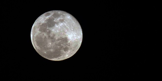 Lua azul encanta nos céus do Brasil e voltará apenas em 2018