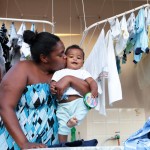Priscila vivia em situação de rua e foi acolhida pelo abrigo feminino há um ano, ainda grávida; hoje se prepara para uma nova vida em Minas Gerais, após apoio de profissionais e voluntários   (Fotos: Adriano Rosa)