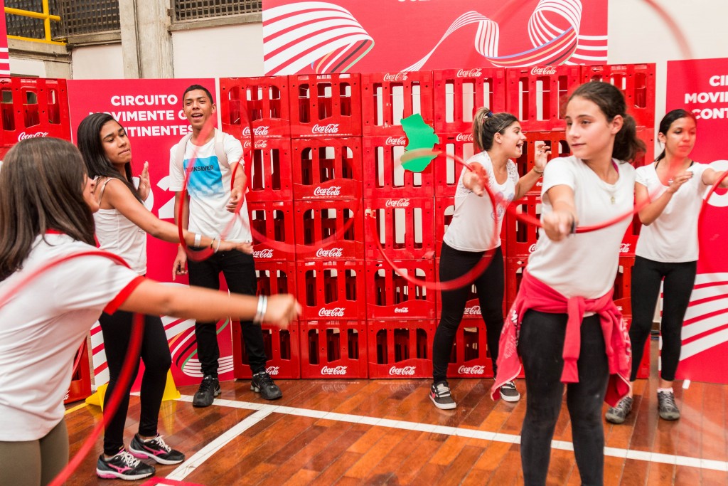 Estudantes em atividades (Foto Gerson Leoni Zanon/Divulgação)