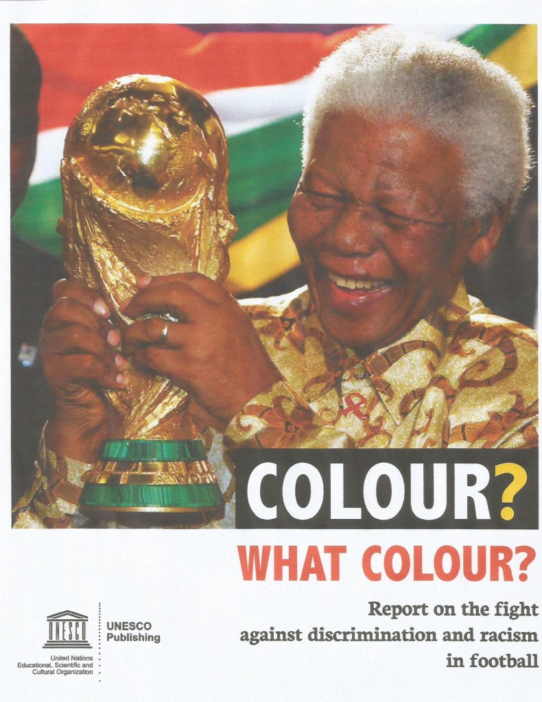 Capa do relatório sobre racismo e discriminação no futebol