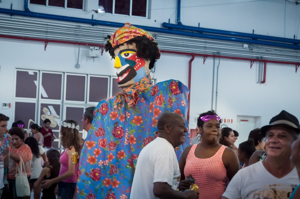 Os foliões do Sesc se animaram com todos os ritmos na tarde de segunda-feira de Carnaval  Fotos: Martinho Caires