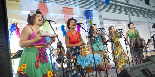 Musicalidade do Carnaval abre espaço para baianás do Cabelo de Maria e ‘street band’ Ôncalo