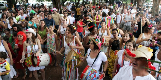 Caxeirosas fazem Carnaval de raiz e multicolorido pelo décimo ano em Barão Geraldo