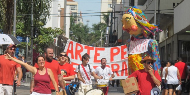 Arte pela Democracia reúne teatro, dança e circo no centro de Campinas