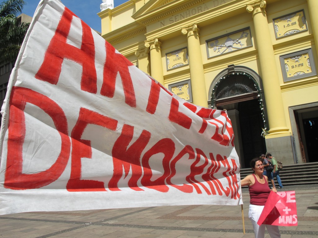 Tiche Vianna, do Barracão Teatro: "contra o golpe" (Foto José Pedro Martins)
