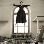 'La Cocina', performance da artista sérvia Marina Abramovic em homenagem a Santa Teresa de Ávila e suas experiências de êxtase e levitação Crédito: TIC y Museos Performance Art