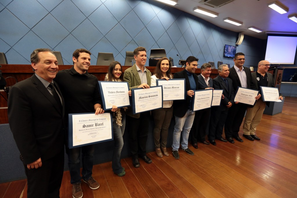 Jornalistas e esportistas homenageados pela Câmara Municipal de Campinas (Foto Adriano Rosa)