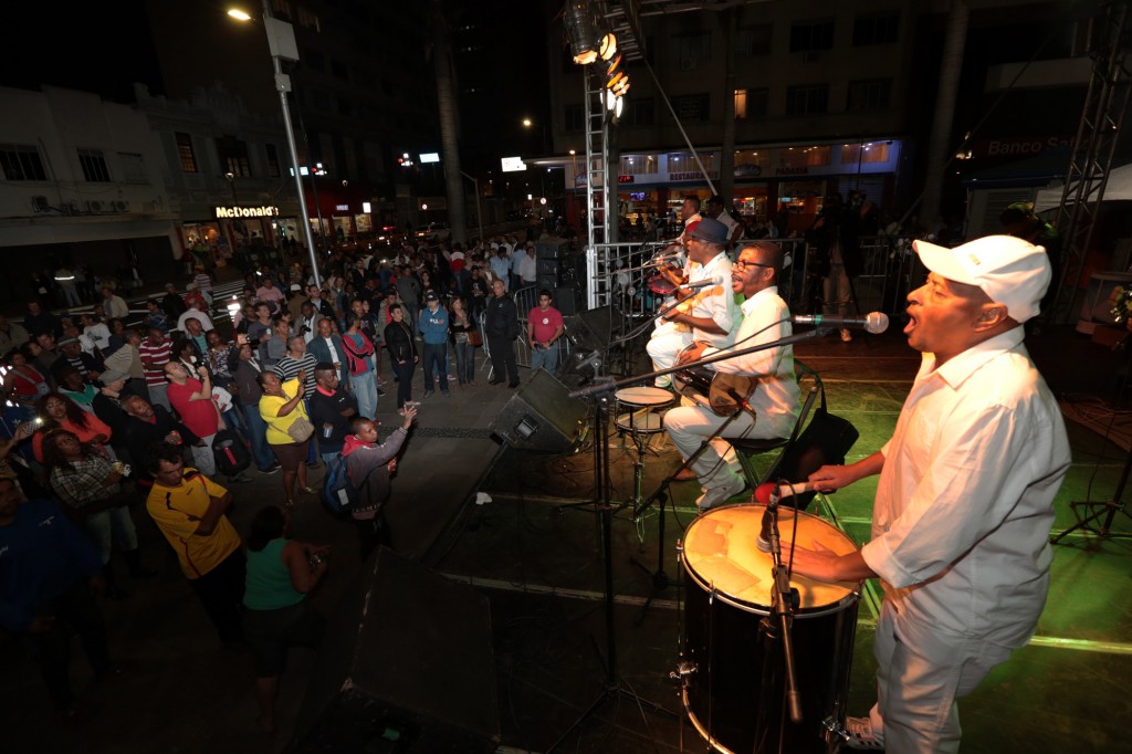 Show com grupo de samba Partido Alto encerrou cerimônia (Foto Adriano Rosa)