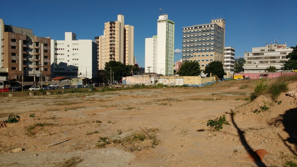 Terreno da antiga Rodoviária, onde será construído o Hospital São Luiz (Foto José Pedro Martins)