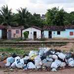 Coleta e destinação de resíduos continuam sendo um dilema em grande parte do Nordeste, região com muitas doenças consideradas negligenciadas, um dos sintomas da desigualdade social estrutural no Brasil (Foto Adriano Rosa)