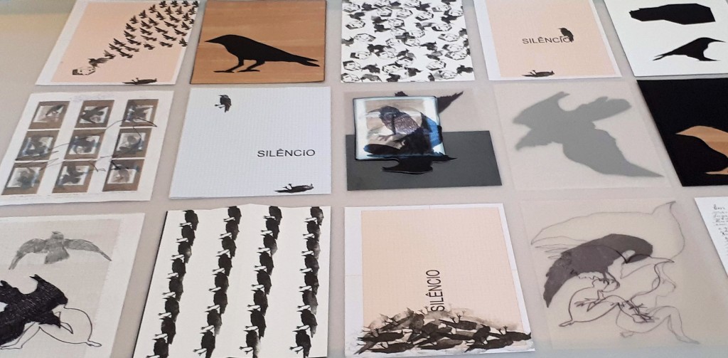 O desenho, a instalação, o som, o livro de artista, a intervenção e o processo, na exposição "Pelo Avesso" (Foto Valéria Scornaienchi)