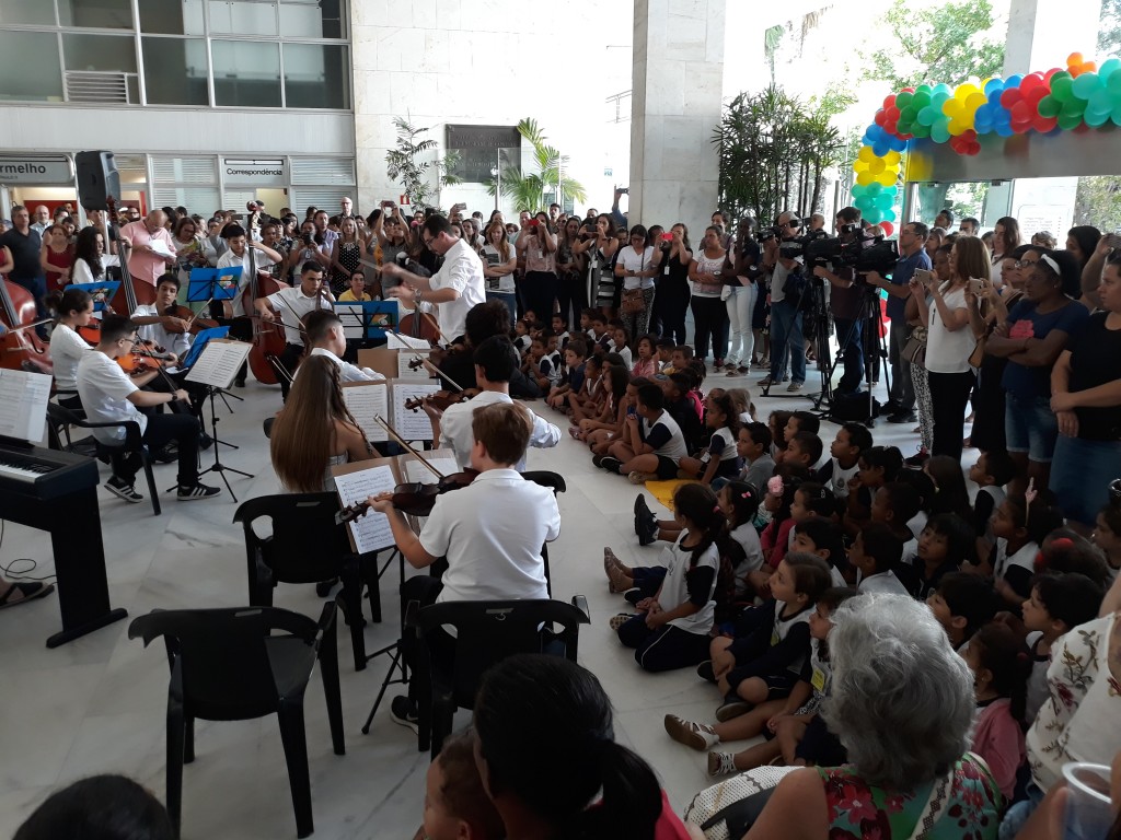 Presença das crianças foi destaque na apresentação do PIC no Paço Municipal (Foto José Pedro S.Martins)