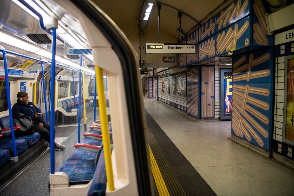 Metrô quase vazio, cena impensável há poucos meses (Foto Érica Dahlström Dezonne)