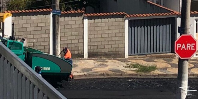 Pavimentação com asfalto de rua histórica na Vila Industrial gera revolta