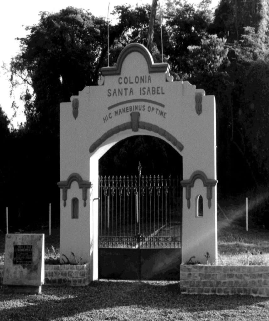 Portal na Colônia Santa Isabel (Acervo Memorial Colônia Santa ISabel)