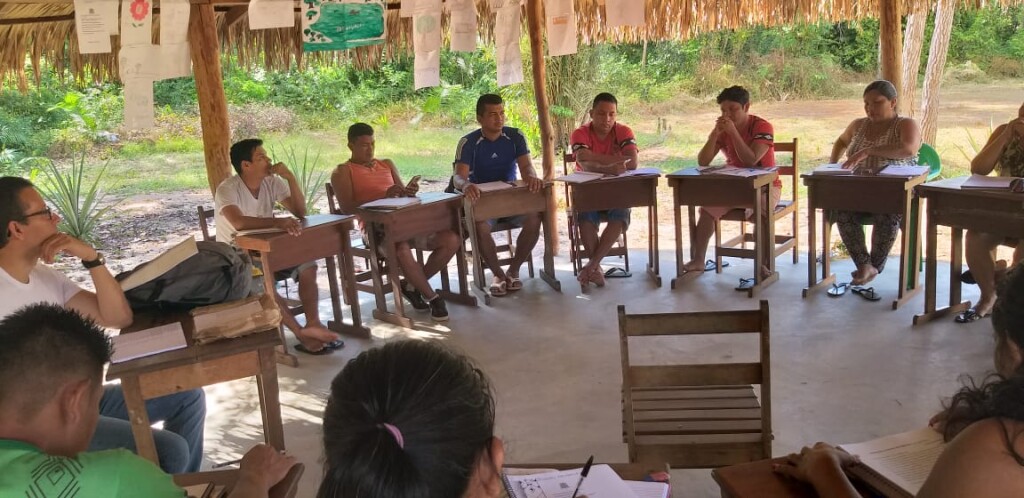 Pesquisa sobre educação financeira nas aldeias do Caruci, Lago da Praia e Garimpo, no Pará, pelo GEFAM (Foto GEFAM) 