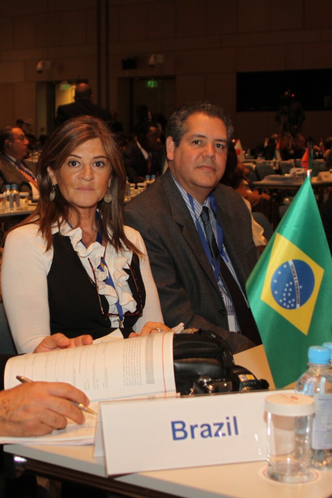 Diza Gonzaga, pela sociedade civil, e Otaliba Libânio, do Ministério da Saúde, representando o Brasil em Moscou (Foto Sérgio Neglia/Arquivo FTMG)
