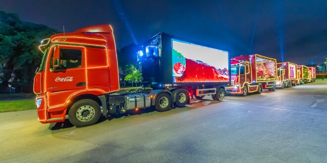 RMC recebe a Caravana Iluminada de Natal da Coca Cola FEMSA Brasil