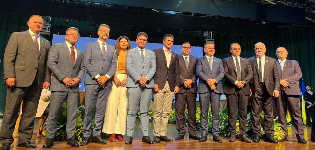 Governadores de estados amazônicos participaram da cerimônia (Foto Divulgação)