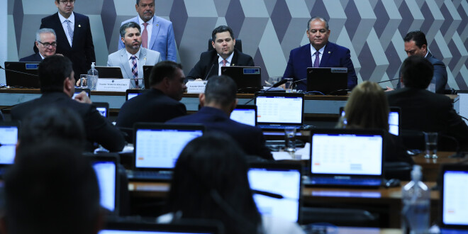 Em meio à tragédia no Sul, Senado aprova PL dos planos de adaptação climática