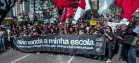 Organizações protestam contra privatização de escolas no Paraná