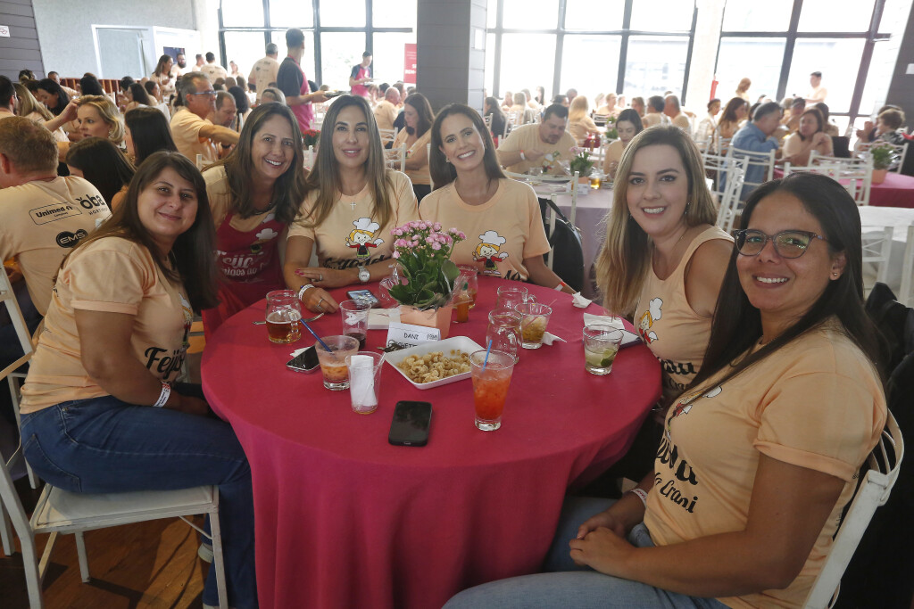 Fotos da feijoada de 2024: sempre muita animação no ato de solidariedade (Foto Divulgação)